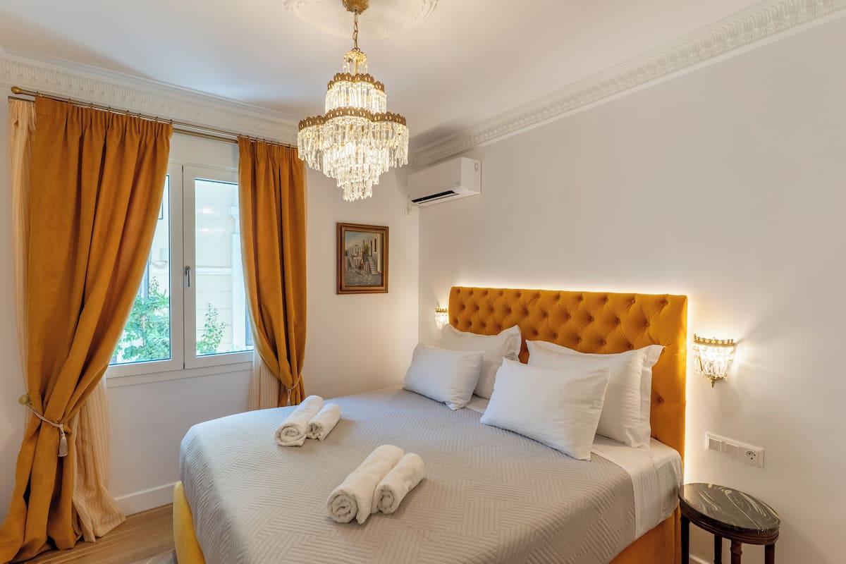 Deluxe Suite, City View