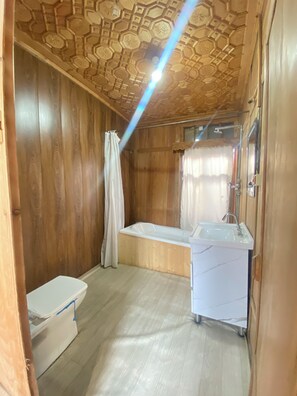 Quarto casal luxo, vista para o lago | Banheiro