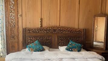 Superior Double Room, Lake View | Wi-fi percuma