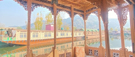 Mặt tiền nơi lưu trú