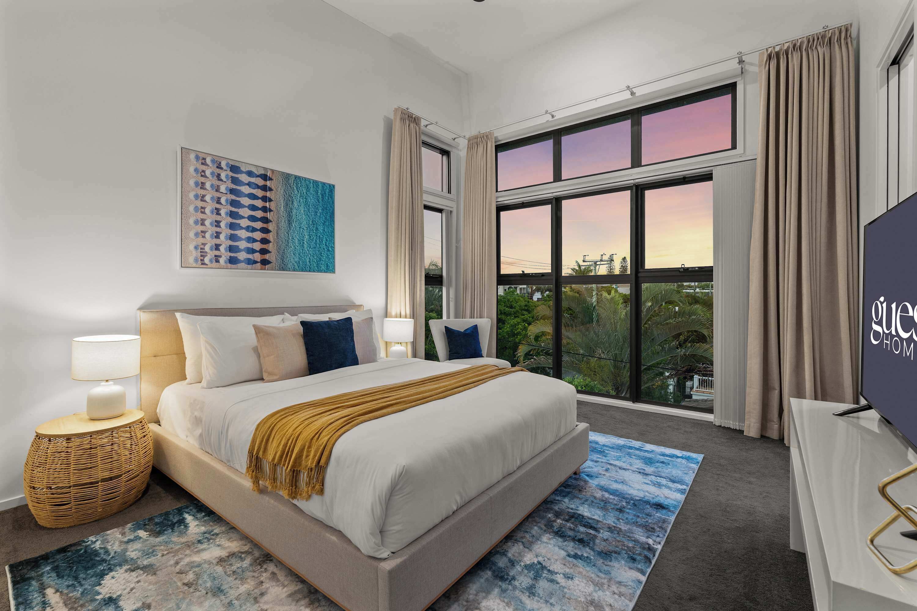 3 bedrooms, desk, iron/ironing board, travel cot