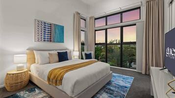 3 bedrooms, desk, iron/ironing board, travel cot