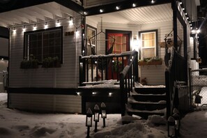 Exterior - Welcome to my My Cozy Mushroom cottage ! (Big Bear)