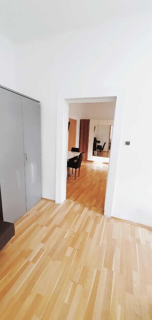 Exterior - Affordable 2BR Apt Near Enkplatz U3 (Wien)