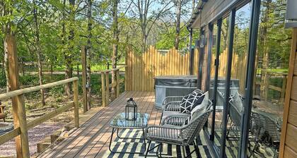 Woodland Container Lodges Slp 4 (Pet)