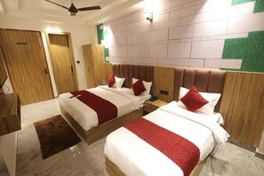 Superior Room | Rollaway beds, free WiFi, bed sheets - Hotel Aurum Stay (Haridwar)