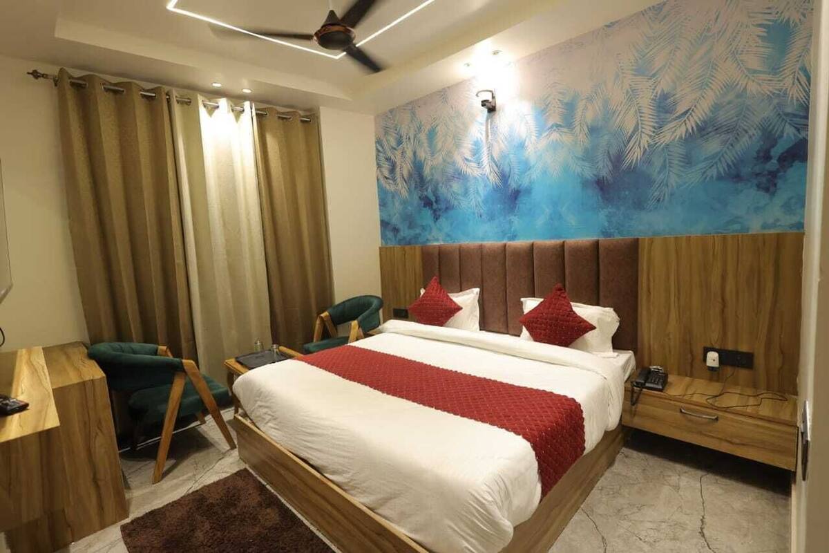 Luxury Room | Rollaway beds (surcharge), WiFi (free), bed sheets