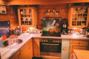 Fridge, oven, stovetop