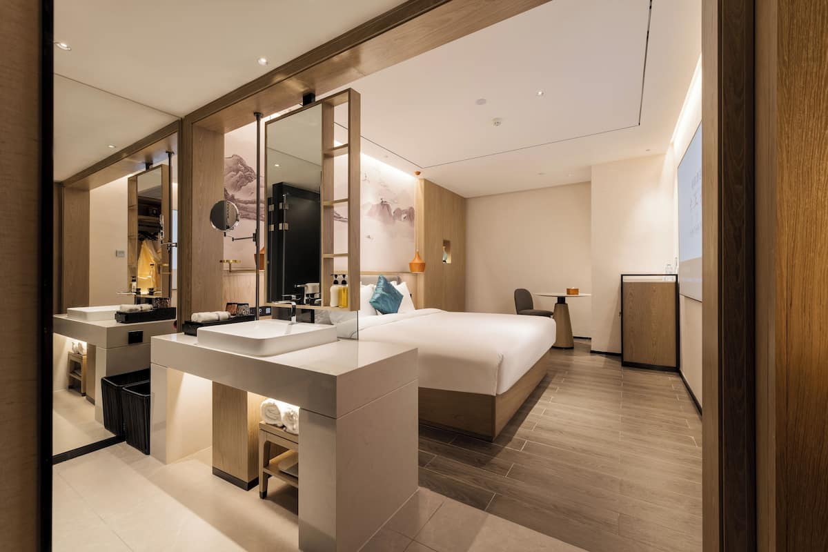 Superior Double Room, Lanai | In-room safe, blackout drapes, soundproofing, iron/ironing board