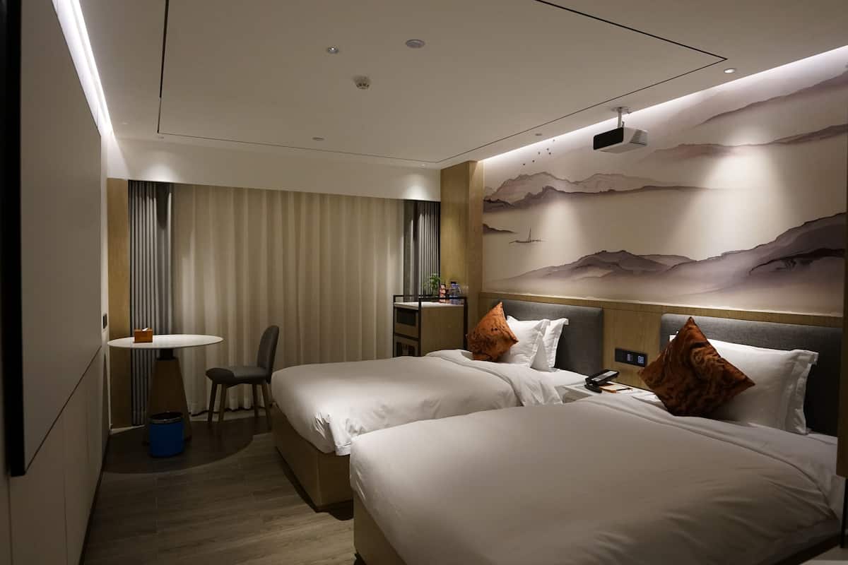 Superior Twin Room, Lanai | In-room safe, blackout drapes, soundproofing, iron/ironing board