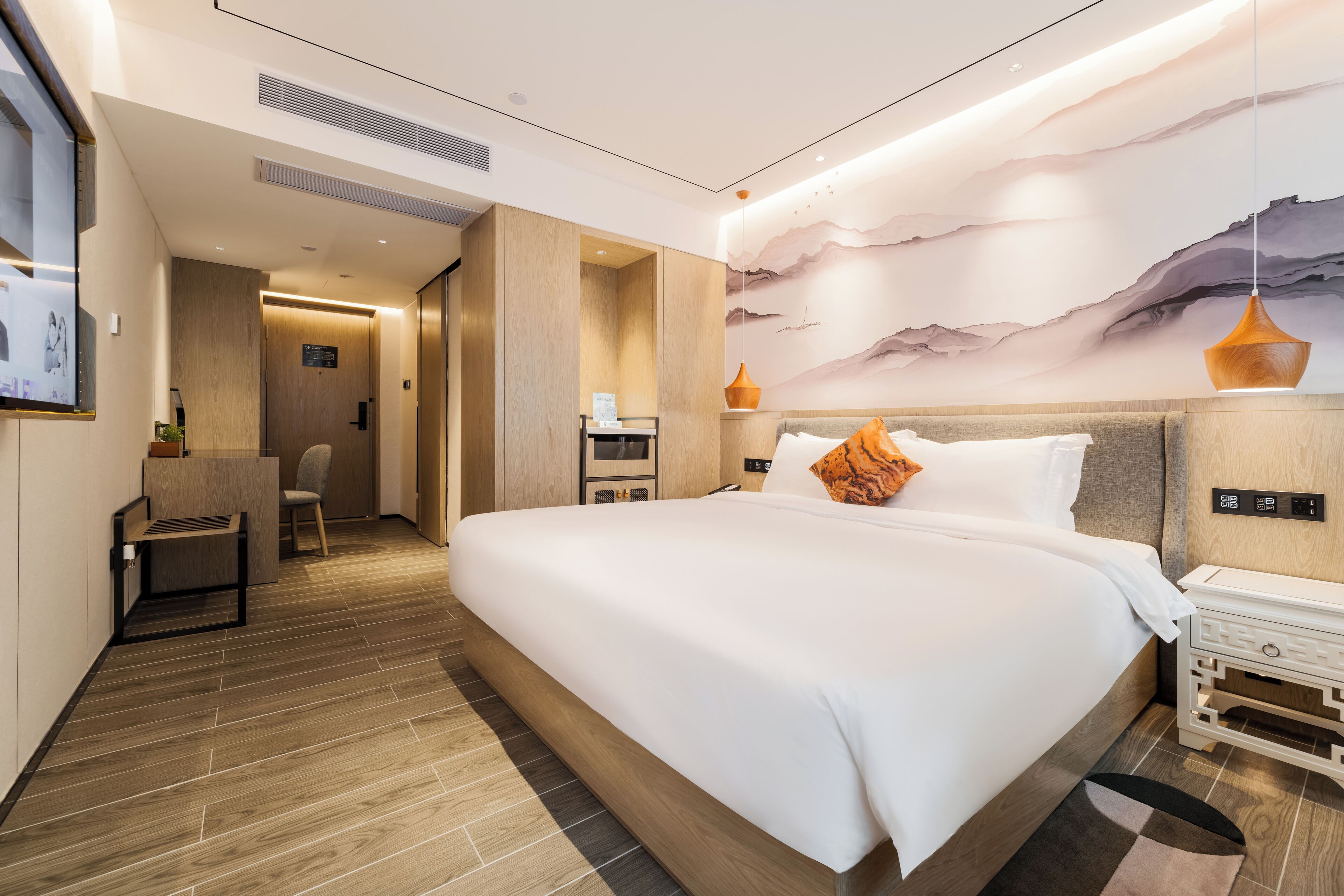 Business Double Room | In-room safe, blackout drapes, soundproofing, iron/ironing board