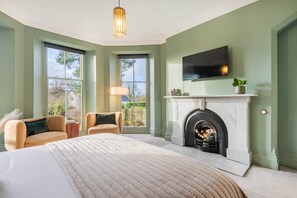 2 bedrooms, iron/ironing board, free WiFi, bed sheets - Loughrigg at Lipwood House (Windermere)