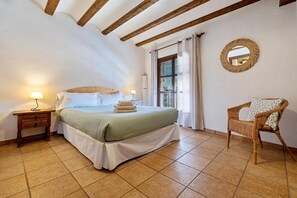 6 bedrooms, iron/ironing board, free WiFi - Townhouse in Rojals (Rojals)