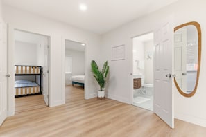 6 Schlafzimmer, Bügeleisen/Bügelbrett, kostenloses WLAN, Bettwäsche