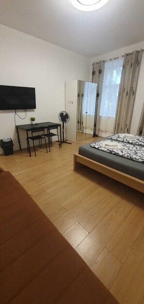 Iron/ironing board, free WiFi - Affordable 2BR Stay 15 Min Enkplatz (Wien)