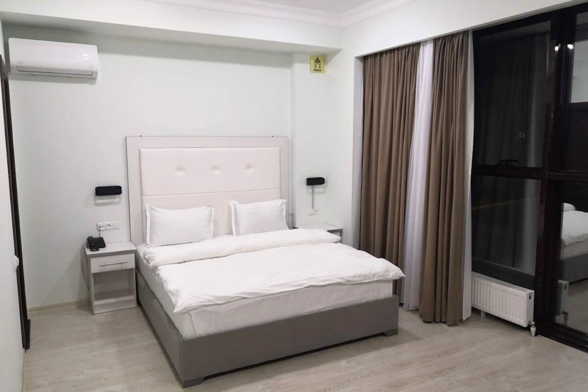 Standard dubbelrum - utsikt mot staden