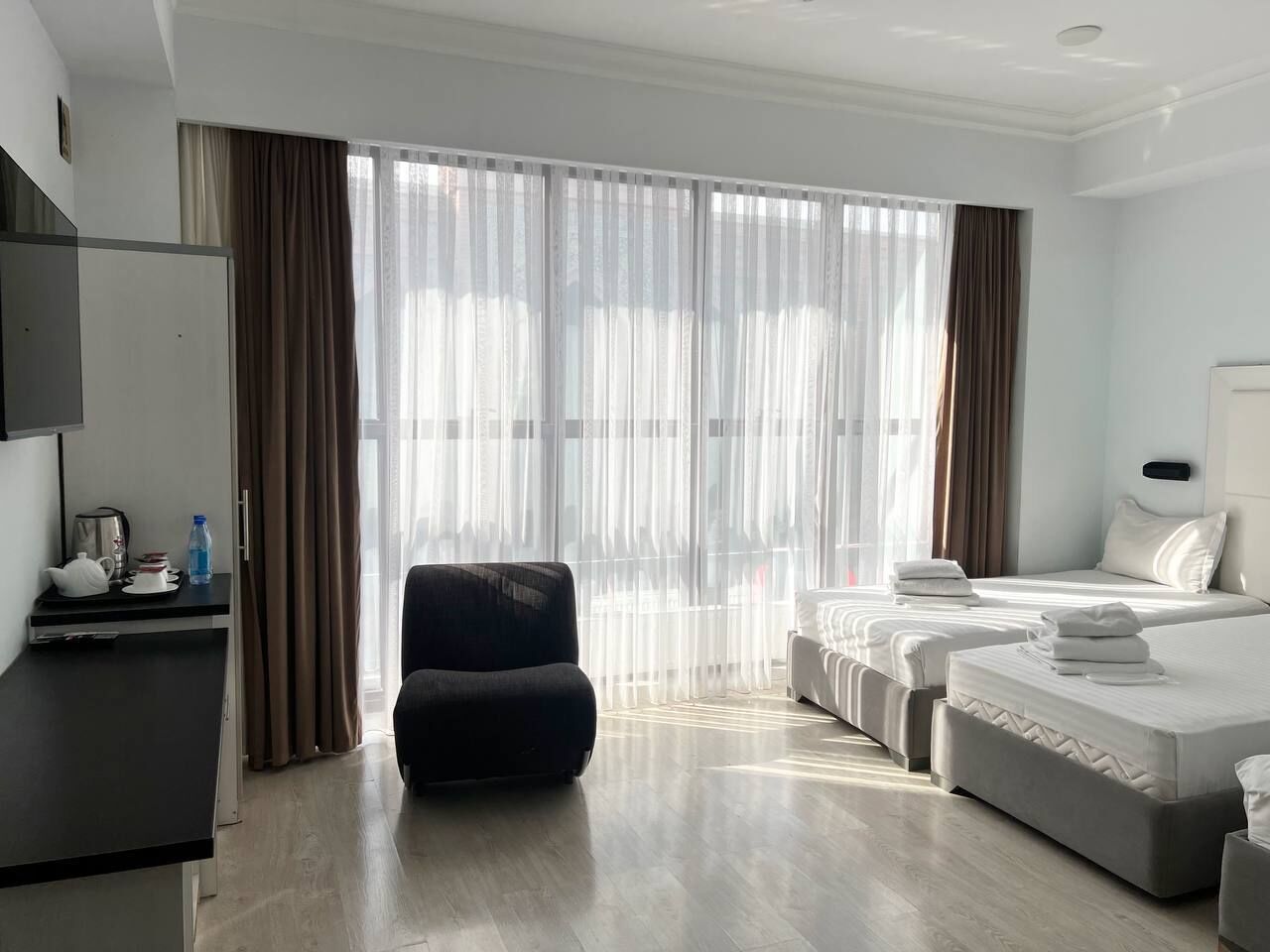 Tremannsrom – basic, byutsikt