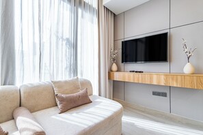 Living area - Superhost Modern 1BR in Azizi Riviera (Dubai)