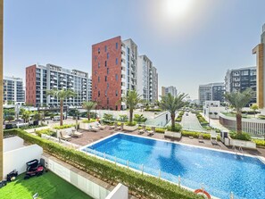 Exterior - Superhost Modern 1BR in Azizi Riviera (Dubai)