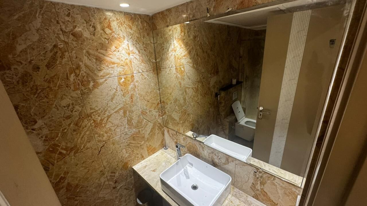 ของใช้ในห้องน้ำฟรี, ไดร์เป่าผม, รองเท้าสวมภายในห้อง, ผ้าเช็ดตัว