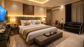 Presidential Studio Suite | Egyptian cotton sheets, premium bedding, desk, laptop workspace