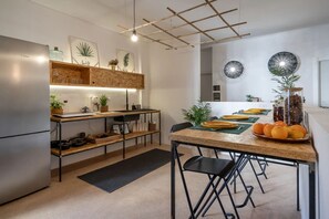 Habitación Deluxe doble, balcón | Restauración