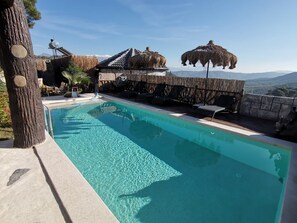 Utendørsbasseng, bassengtelt (inkludert) og bassengparasoller