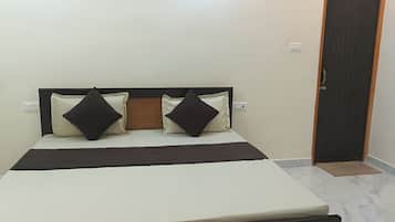 Deluxe Room | Free WiFi, bed sheets