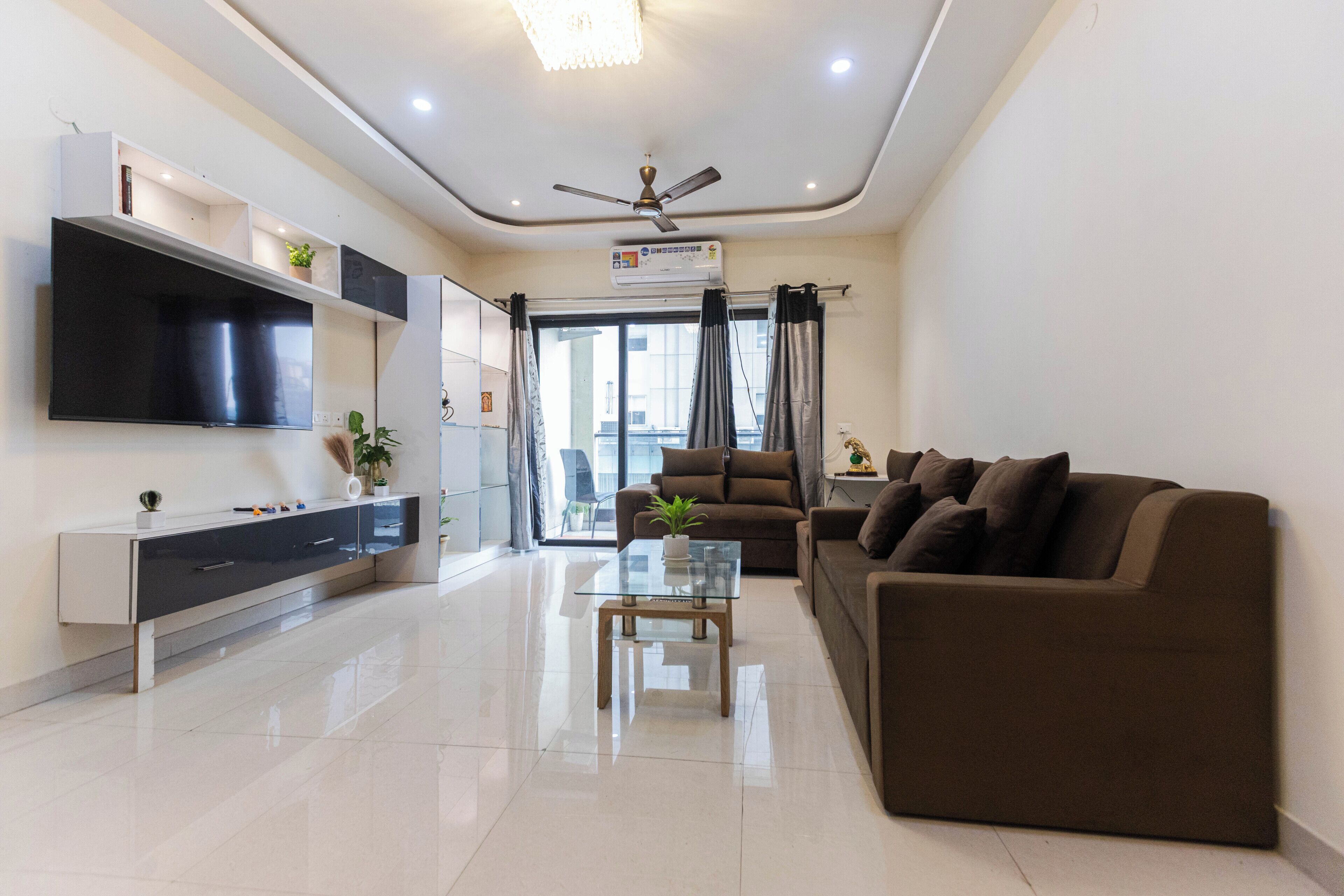 Apartment (2 Bedrooms) | Living area