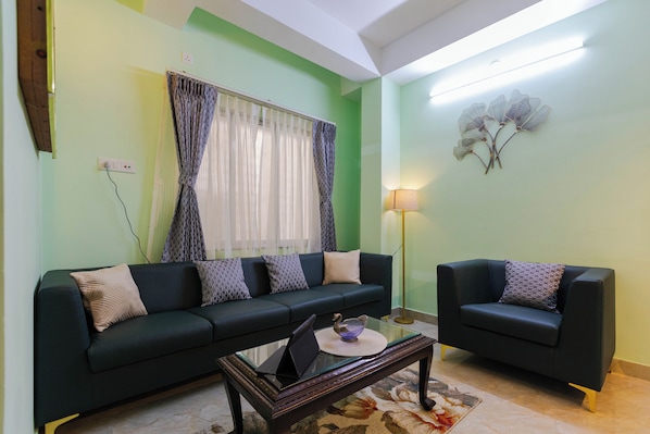 Appartement (2 Bedrooms) | Coin séjour | Télévision