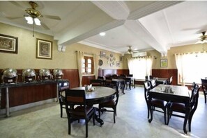 Restaurant - Hotel Winsum Hill Solan (Solan)