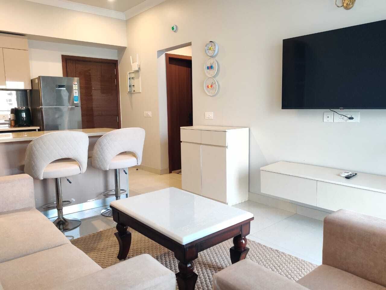 Luksushuoneisto | Oleskelualue | 32–tuumainen taulutelevisio, jossa kaapelikanavat