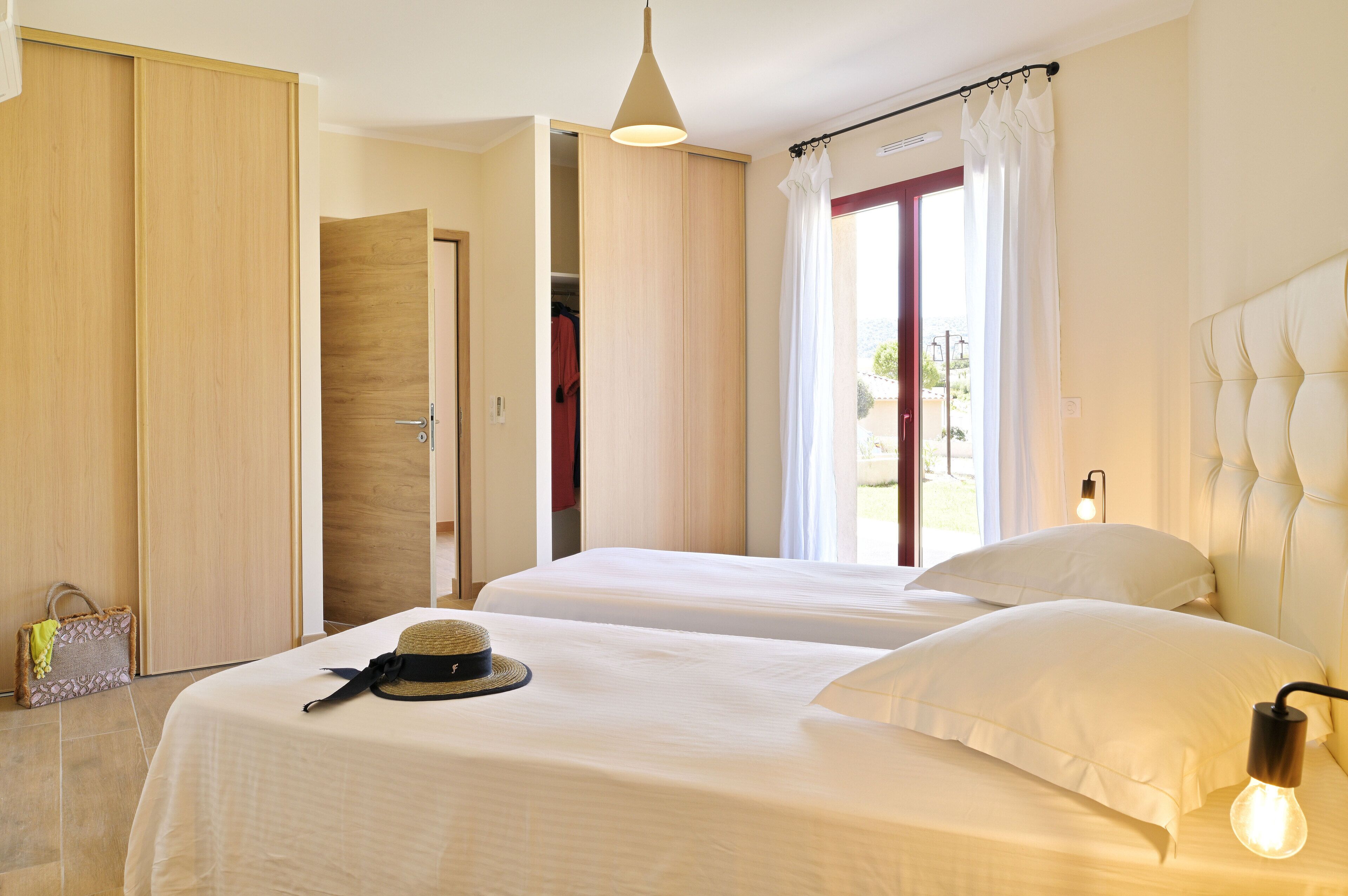 熨斗/熨衣板、WiFi、床单