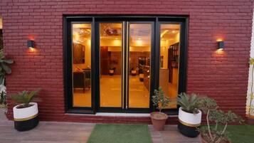 บริเวณภายนอก