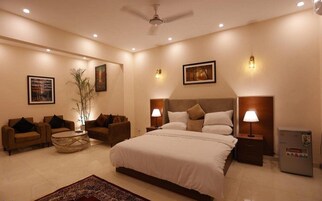 Deluxe Double Room, City View | Soundproofing, iron/ironing board, free WiFi