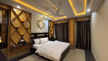 ห้องดีลักซ์ดับเบิล, วิวเมือง | ห้องเก็บเสียง, เตารีด/โต๊ะรีดผ้า, Wi-Fi ฟรี