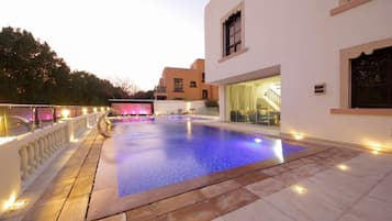 Piscina a l'aire lliure