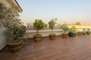 Terrace/patio - 5BR Villa With Private Swimming Pool (Dubai)