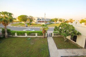 Exterior - 5BR Villa With Private Swimming Pool (Dubai)