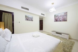 Free WiFi - 5BR Villa With Private Swimming Pool (Dubai)