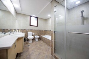 Apartment, Balcony | Bathroom