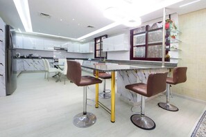 Coffee/tea maker, electric kettle - 5BR Villa With Private Swimming Pool (Dubai)