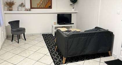 Charming detached house near beauvais town center