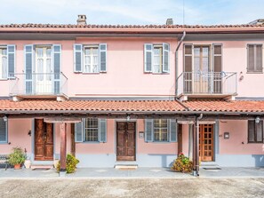 Exterior - Cosy apartment in villa for 5 people with WIFI, patio, pets allowed and panoramic view (Penango)