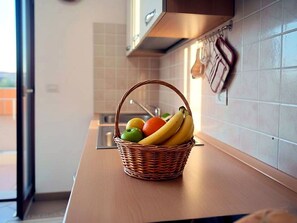 Oven, high chair - Beautiful apartment for 3 people with pool, A/C, TV, balcony and pets allowed (Valledoria)