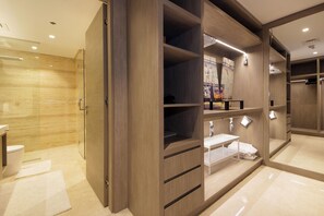 Bathroom - 1 BR Burj Khalifa View Sterling East (Dubai)