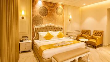 Royal Single Room | Desk, laptop workspace, free WiFi