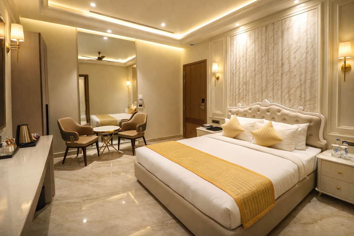 Club Single Room | Desk, laptop workspace, free WiFi