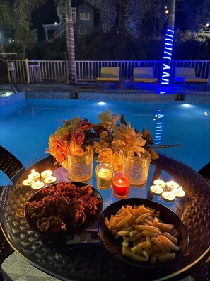 Couples’ dining - The Meadows Resorts (Paud)