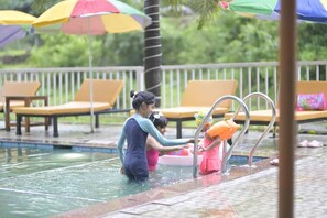 Pool - The Meadows Resorts (Paud)